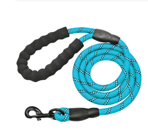 Experience the Joy of Walking Your Dog with Our Reflective Dog Leash! 🐾✨