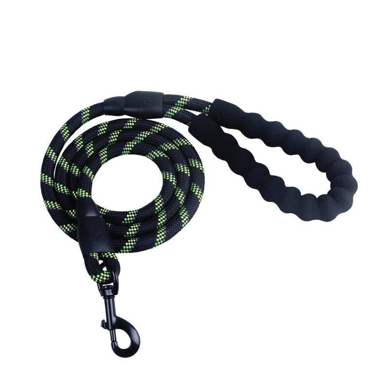 Experience the Joy of Walking Your Dog with Our Reflective Dog Leash! 🐾✨