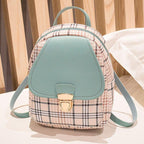 ¡Experimente la elegancia informal con nuestra mochila pequeña con cierre de cuadros para mujer! 👜🌸