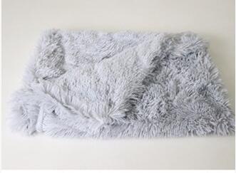 ¡Dale a tu amigo peludo el sueño más acogedor con nuestras mantas para perros y gatos! 🐾💤