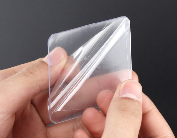 ¡Dile adiós a las manchas difíciles con nuestro cepillo de baño suave! 🚽✨